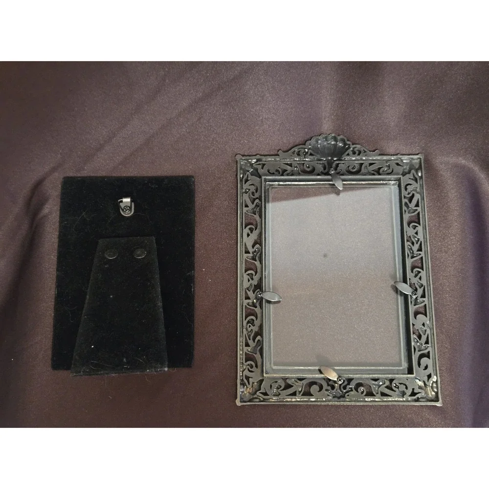 Vintage Ornate Metal (Heavy) 4x6 Picture Frame. Stand Or Hang. VGVC